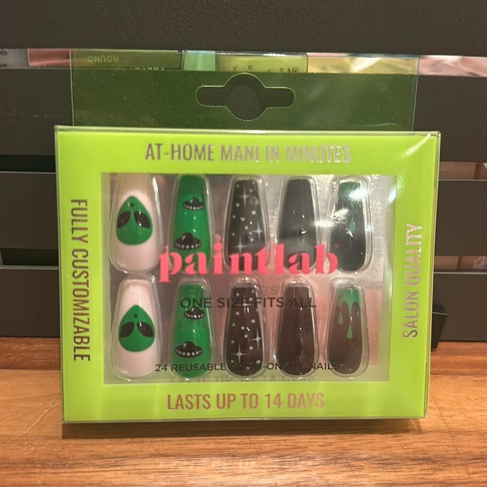 paintlab press-on nails - alien